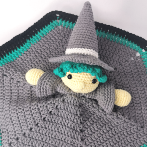 Willow the Witch – Free Witch Crochet Pattern