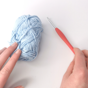 How to hold your crochet hook and yarn