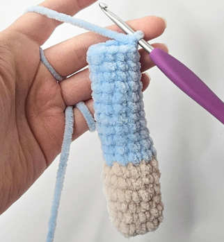 Starting position for crocheting R19 of amigurumi platypus arm. Free platypus crochet pattern.